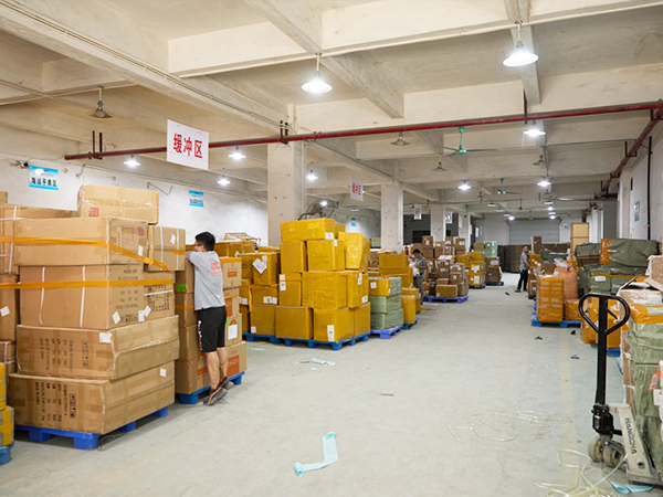 安時(shí)達(dá)-倉庫剪影