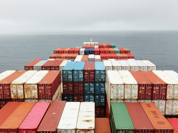 安時達中東貨代，出口中東地區(qū)如何選擇合適的貨船？