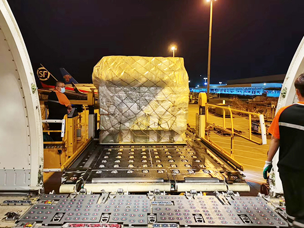 安時(shí)達(dá)中東物流，小白必看！國(guó)際貨代公司跟國(guó)際物流專(zhuān)線的區(qū)別在哪里？